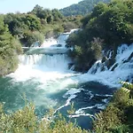 Apartman Sladakovic *