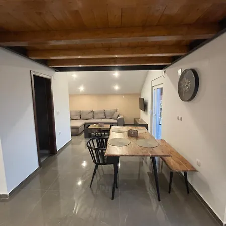 Apartament Sladakovic Kistanje