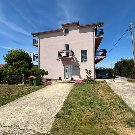 Sladakovic Apartman *