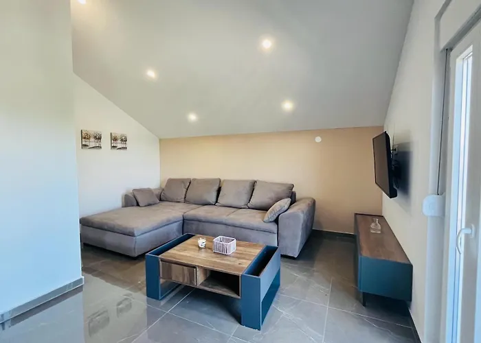 Sladakovic דירה *