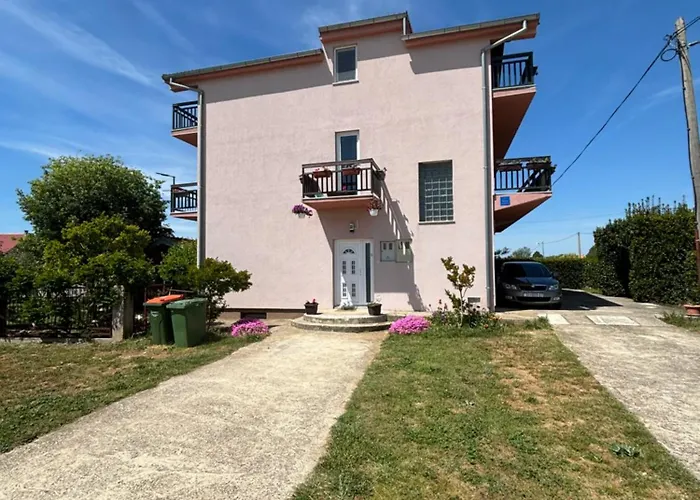 Sladakovic דירה *